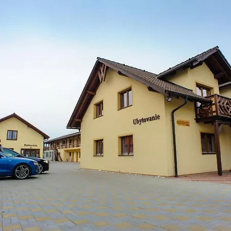 Turciansky Dvor بيت ضيافة مارتون